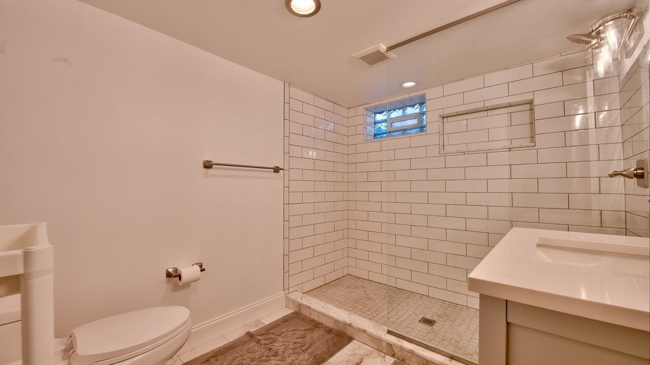 Photo of Bathroom in Hale