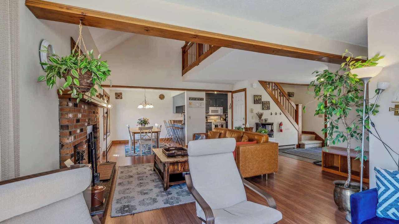 Photo of Livingroom in West Hartford