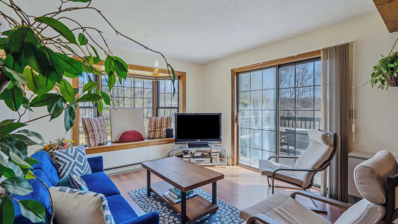 Photo of Livingroom in West Hartford