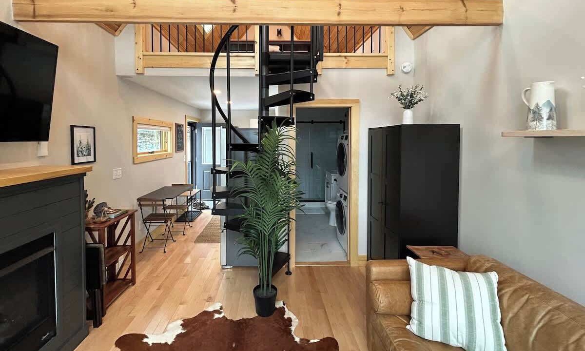 Photo of Livingroom in South Londonderry