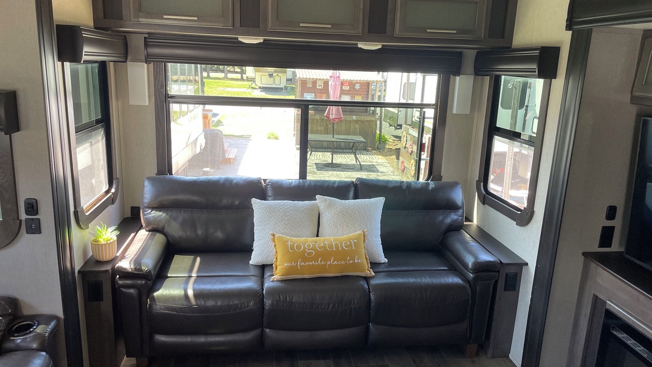 Photo of Livingroom in Holcombe