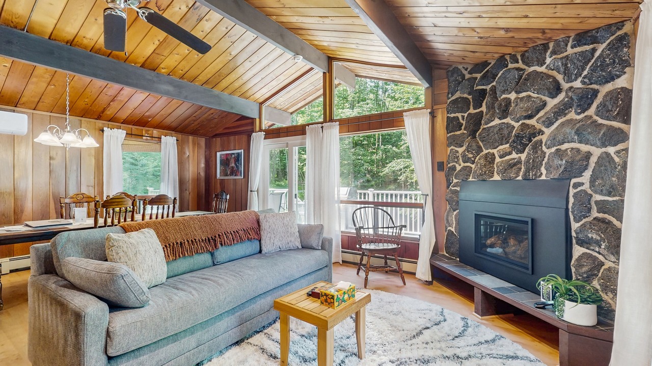 Photo of Livingroom in Waterbury Center