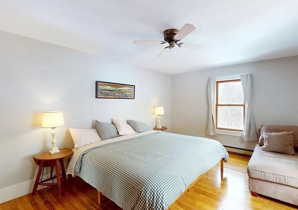 Photo of Bedroom in Shelburne