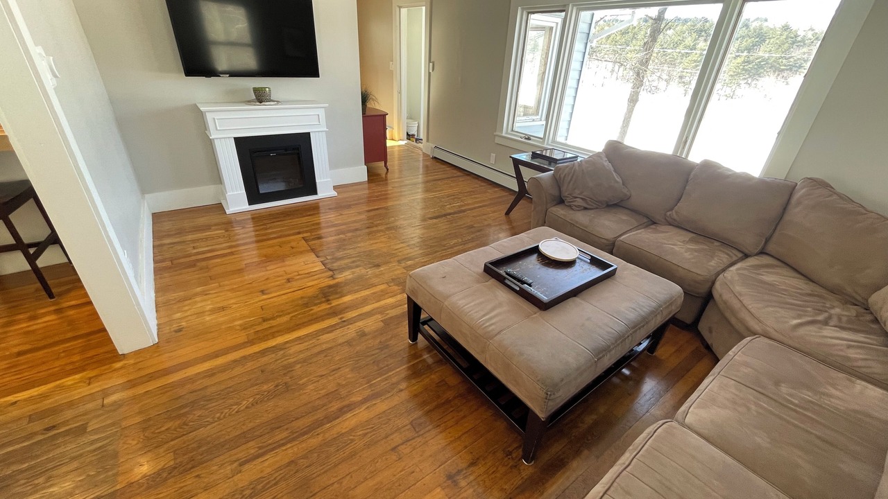 Photo of Livingroom in Shelburne