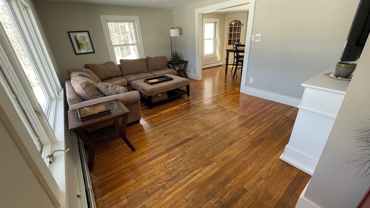 Photo of Livingroom in Shelburne