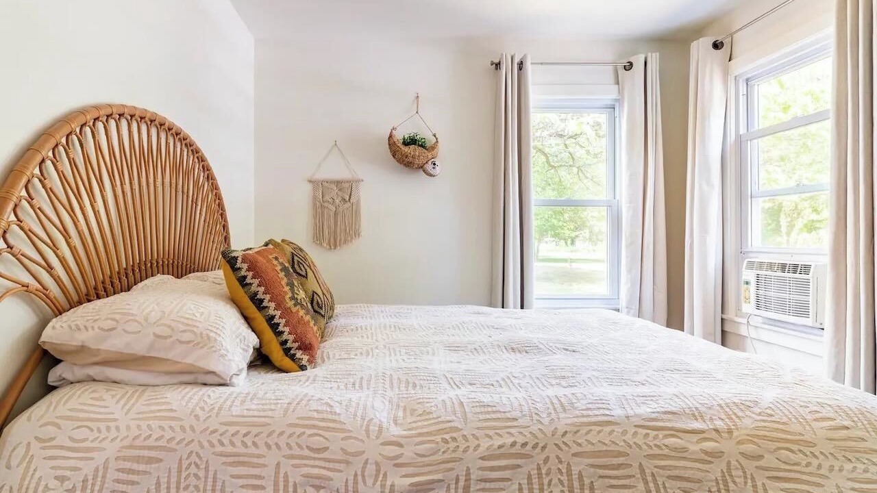 Photo of Bedroom in Alburg