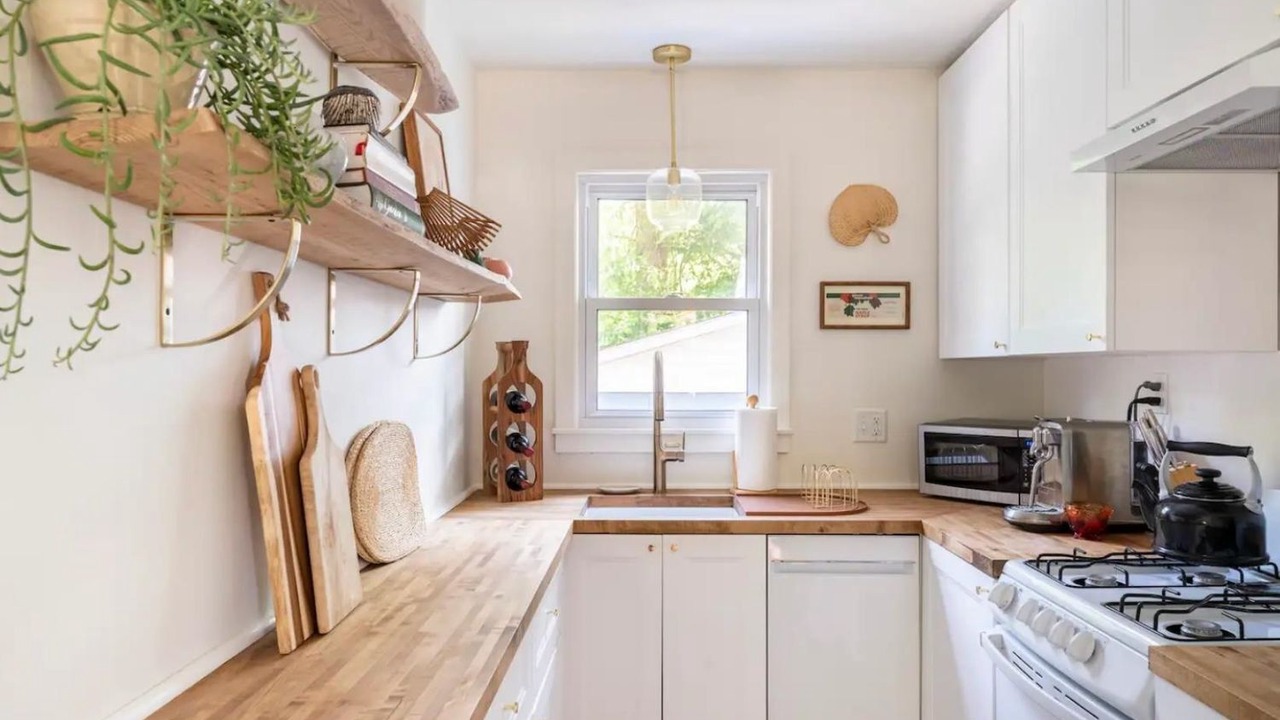 Photo of Kitchen in Alburg
