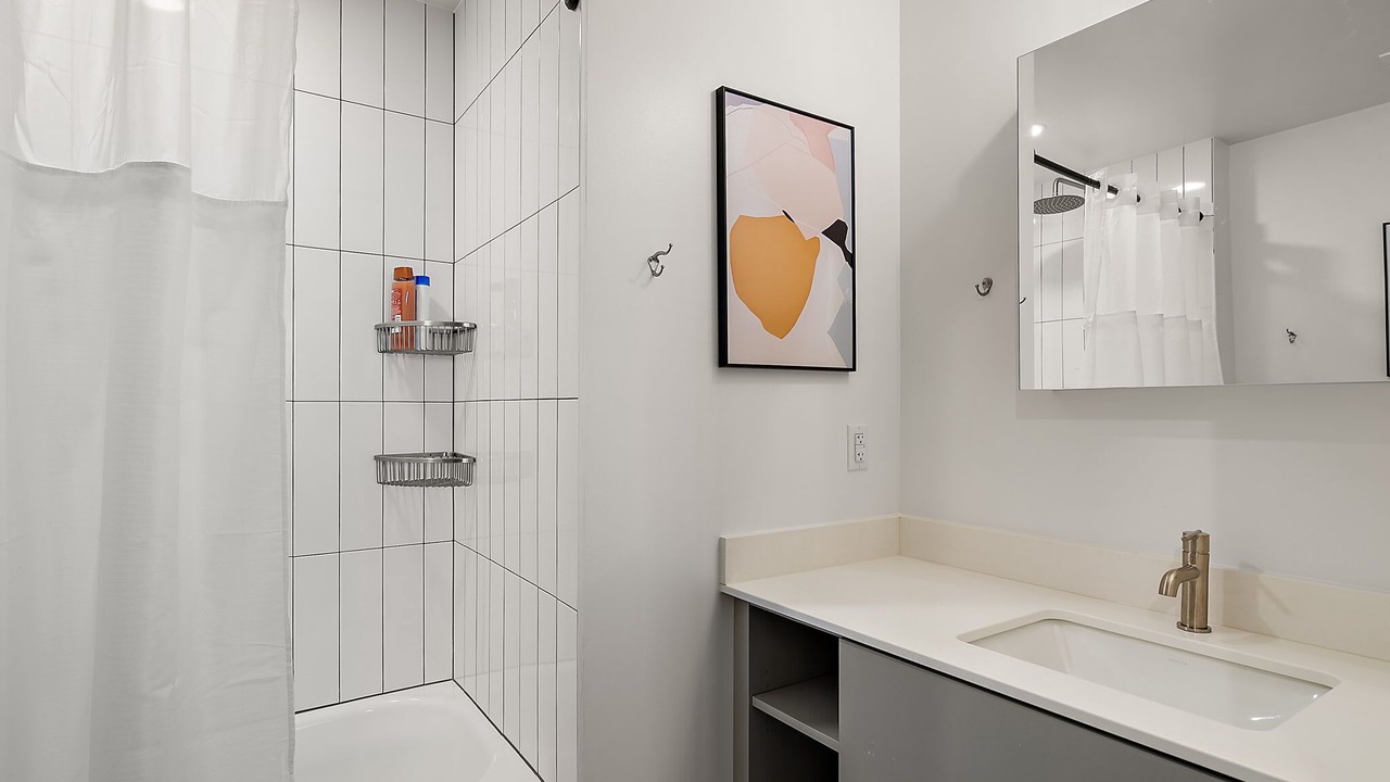 Photo of Bathroom in Warehouse District