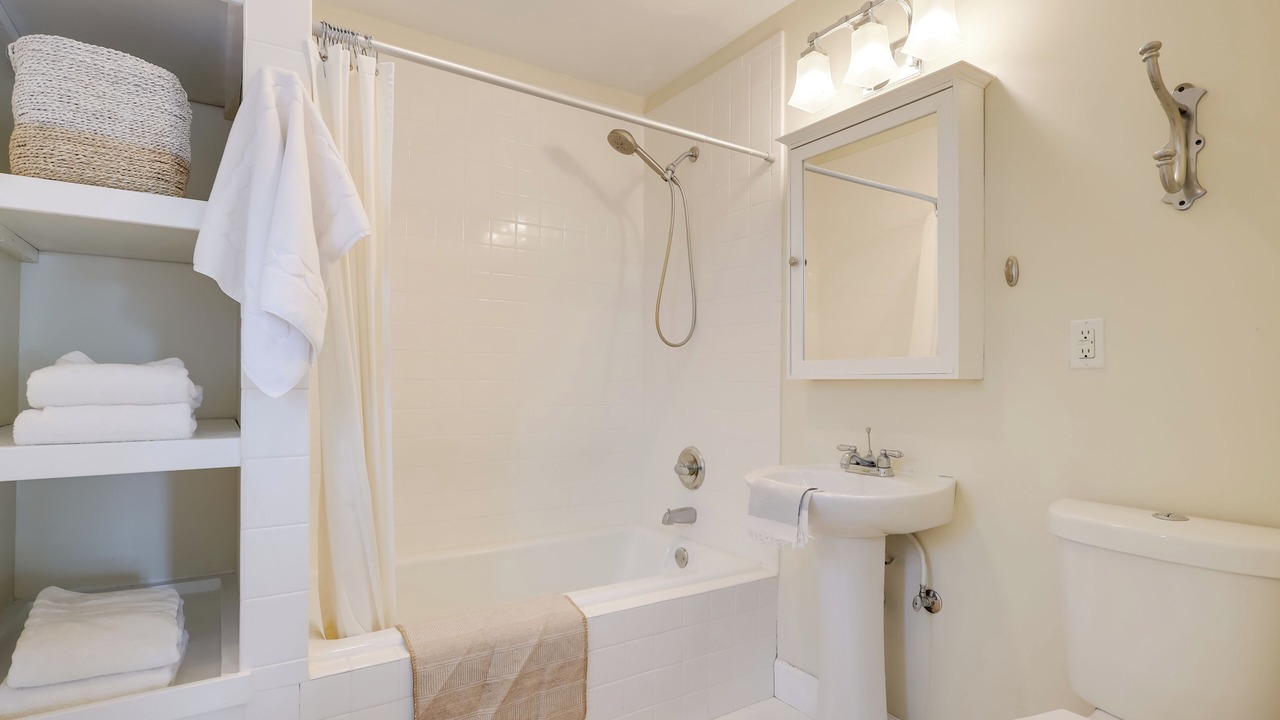 Photo of Bathroom in Cerrillos