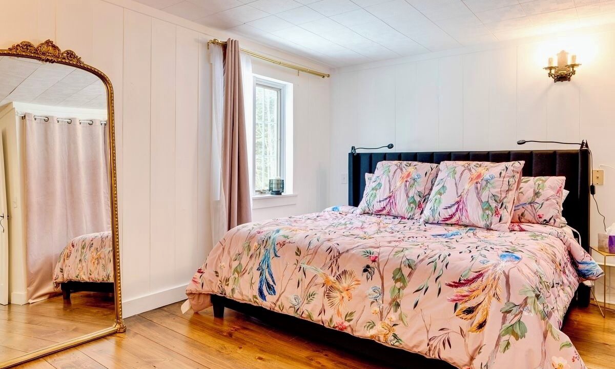 Photo of Bedroom in Guildhall