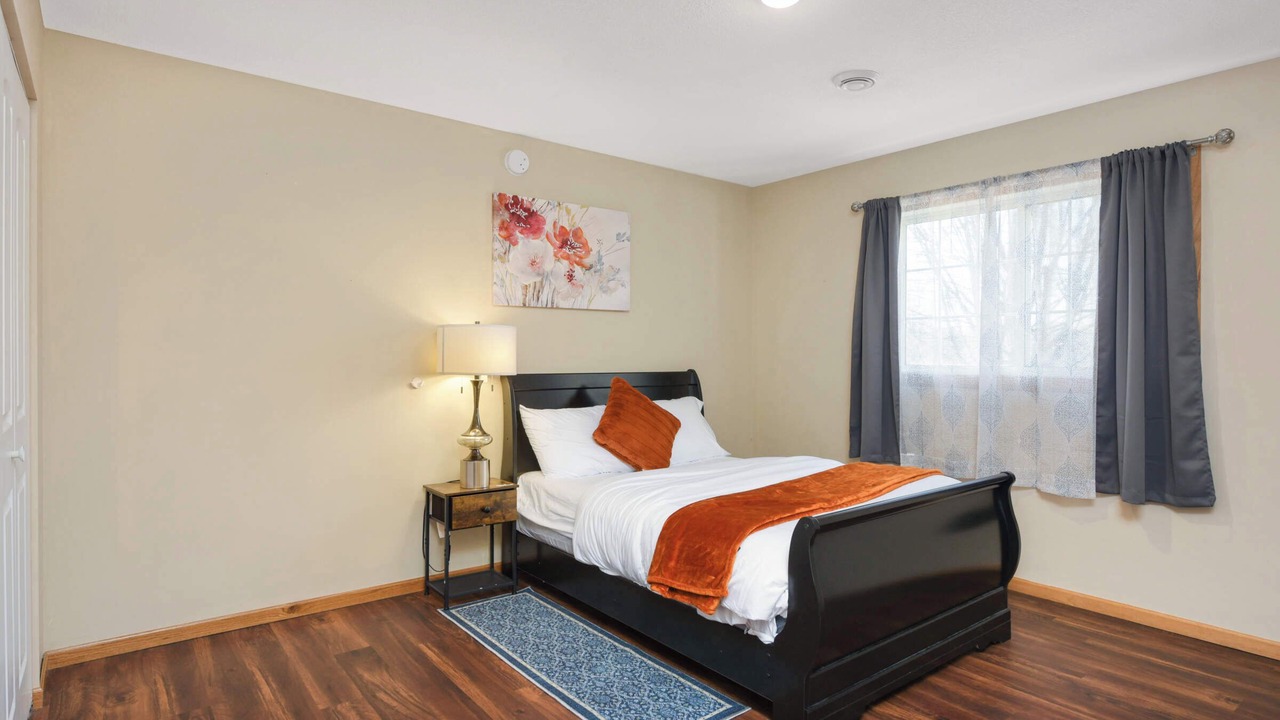 Photo of Bedroom in Cottage Grove