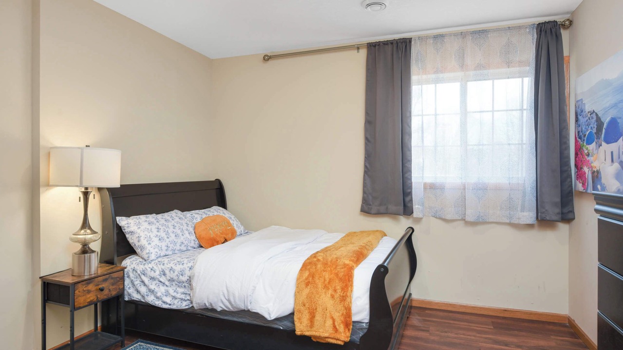 Photo of Bedroom in Cottage Grove