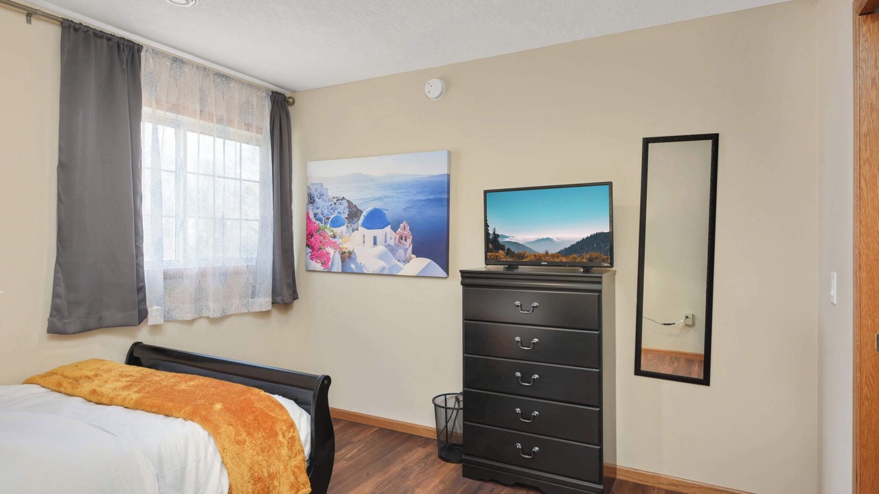 Photo of Bedroom in Cottage Grove