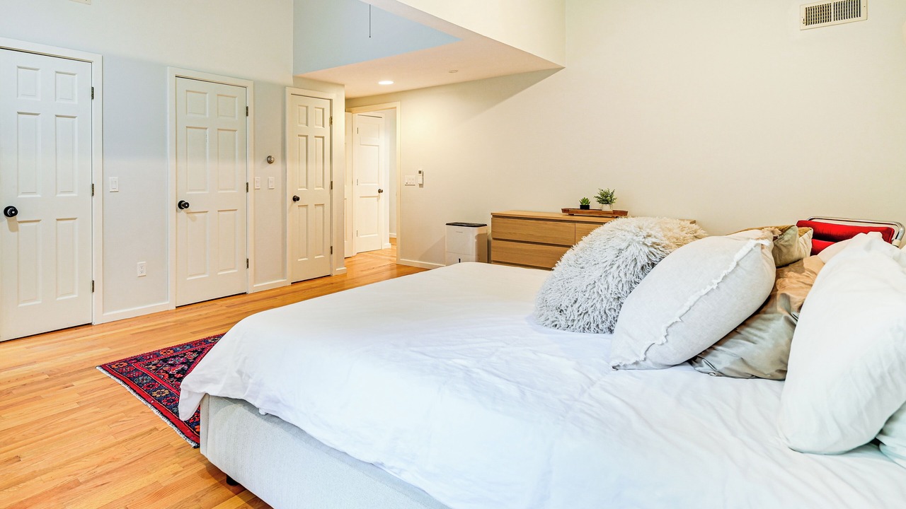 Photo of Bedroom in Housatonic