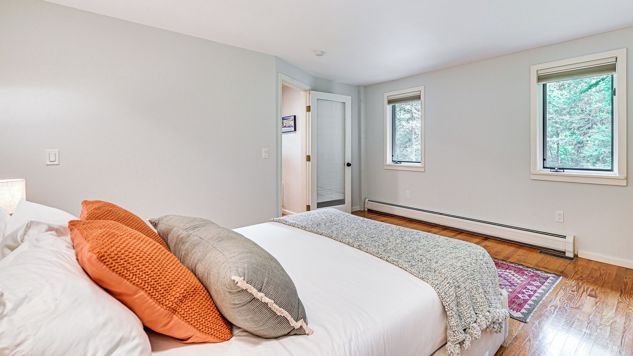 Photo of Bedroom in Housatonic