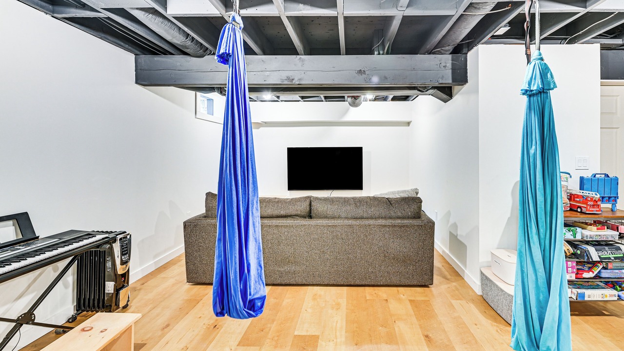 Photo of Bedroom in Housatonic