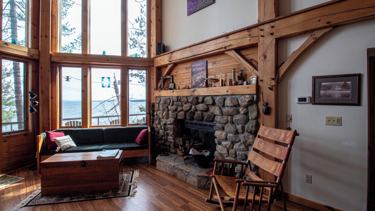Photo of Livingroom in Town of Chesterfield