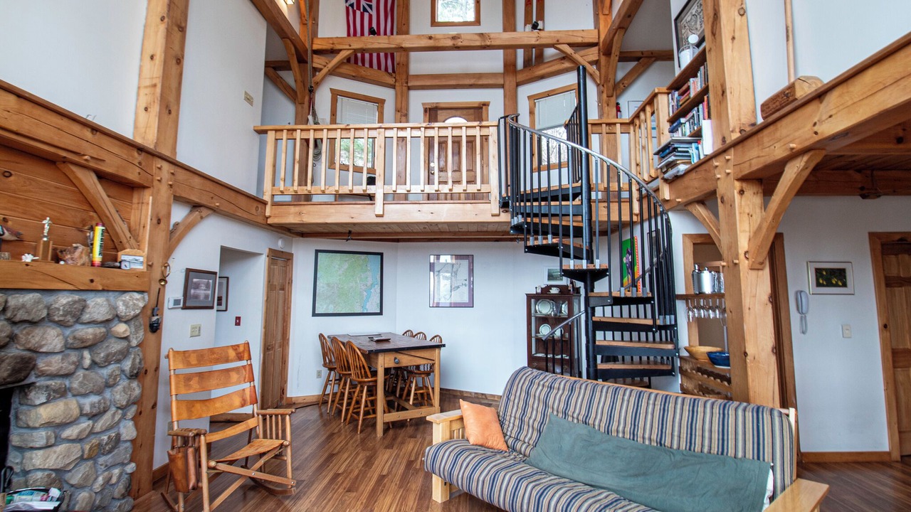 Photo of Livingroom in Town of Chesterfield