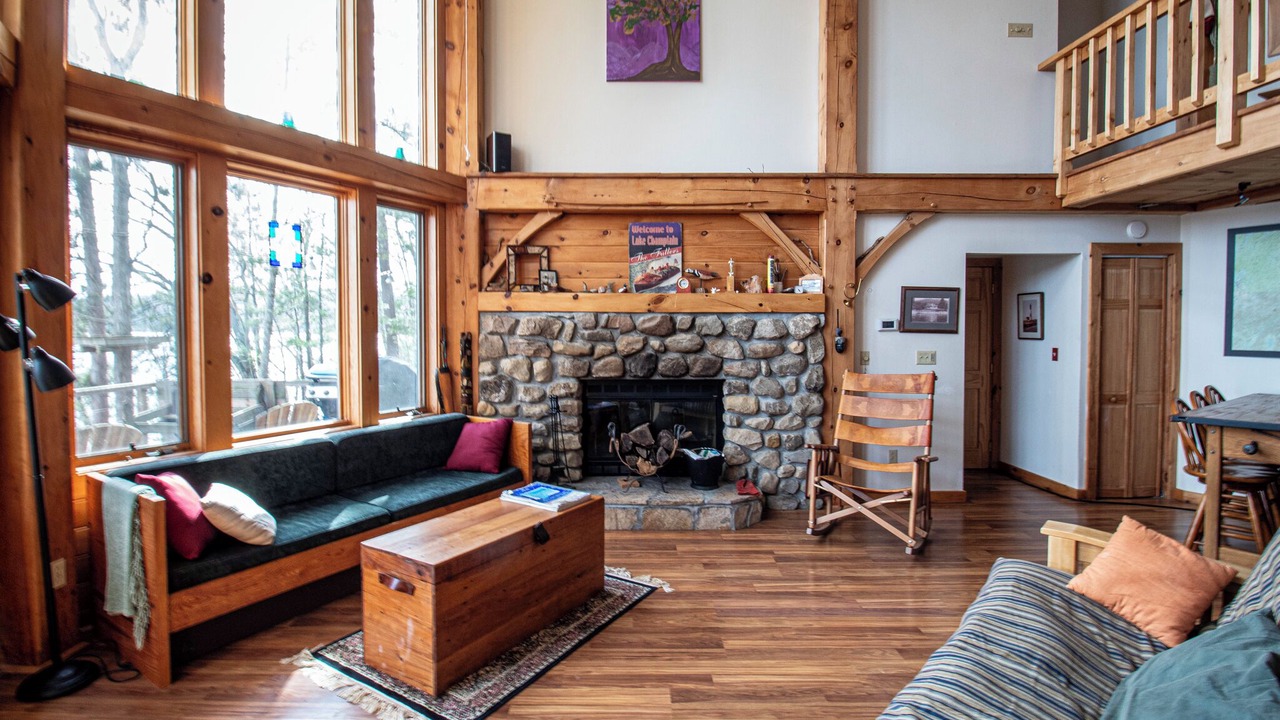 Photo of Livingroom in Town of Chesterfield