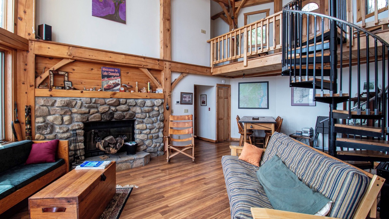 Photo of Livingroom in Town of Chesterfield