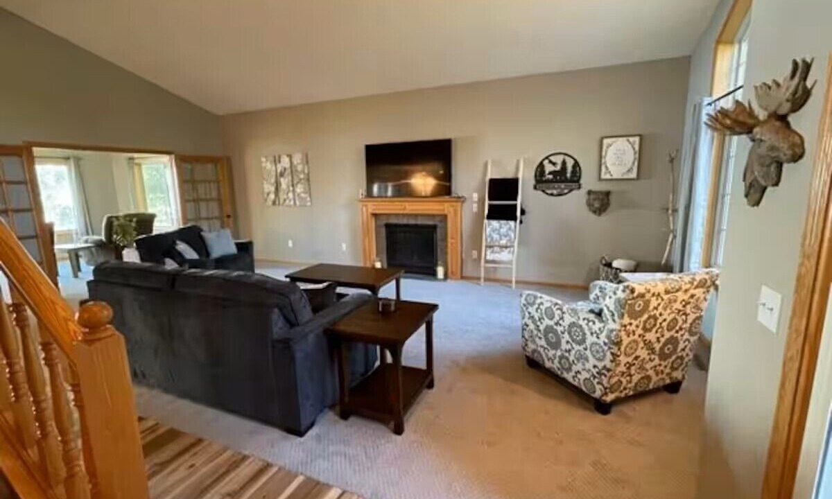 Photo of Livingroom in Pine City