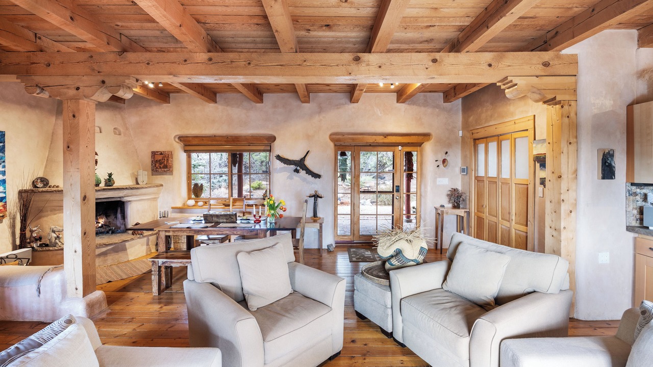Photo of Livingroom in Canoncito