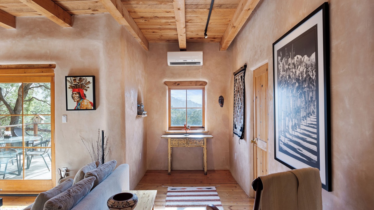 Photo of Livingroom in Canoncito