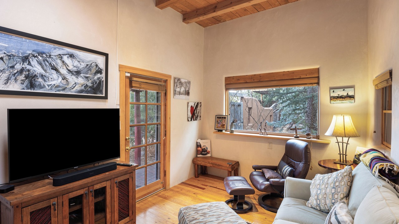 Photo of Livingroom in Canoncito