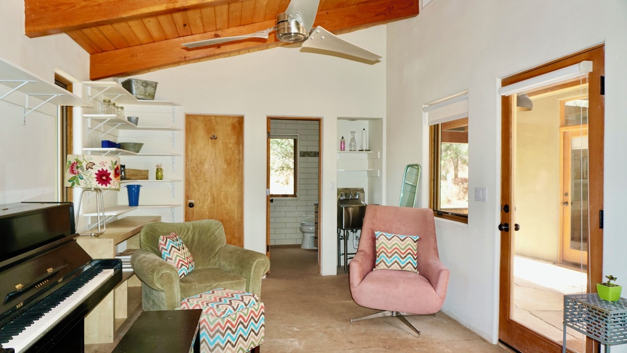Photo of Livingroom in Canoncito