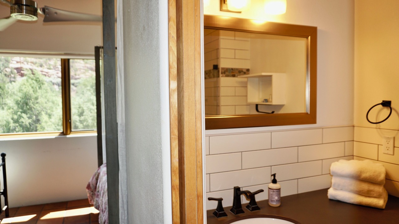 Photo of Bathroom in Canoncito