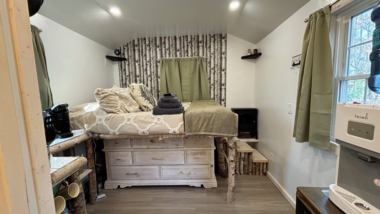 Photo of Bedroom in Elizabethtown