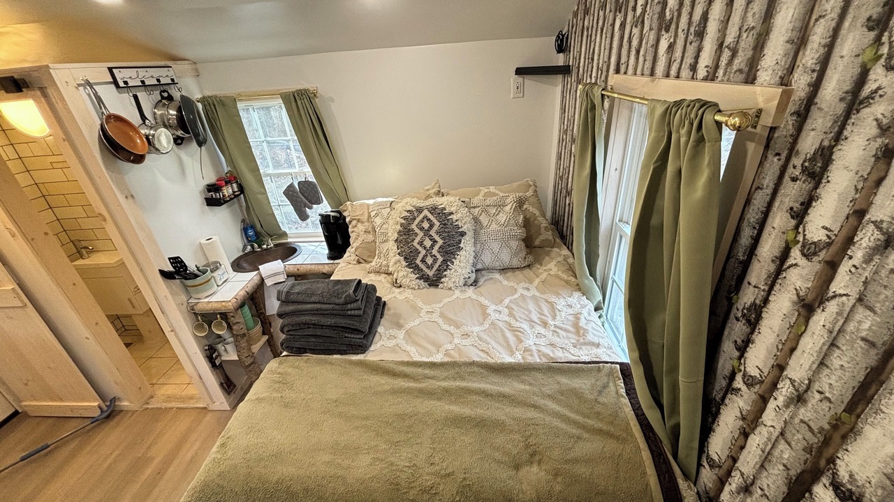 Photo of Bedroom in Elizabethtown