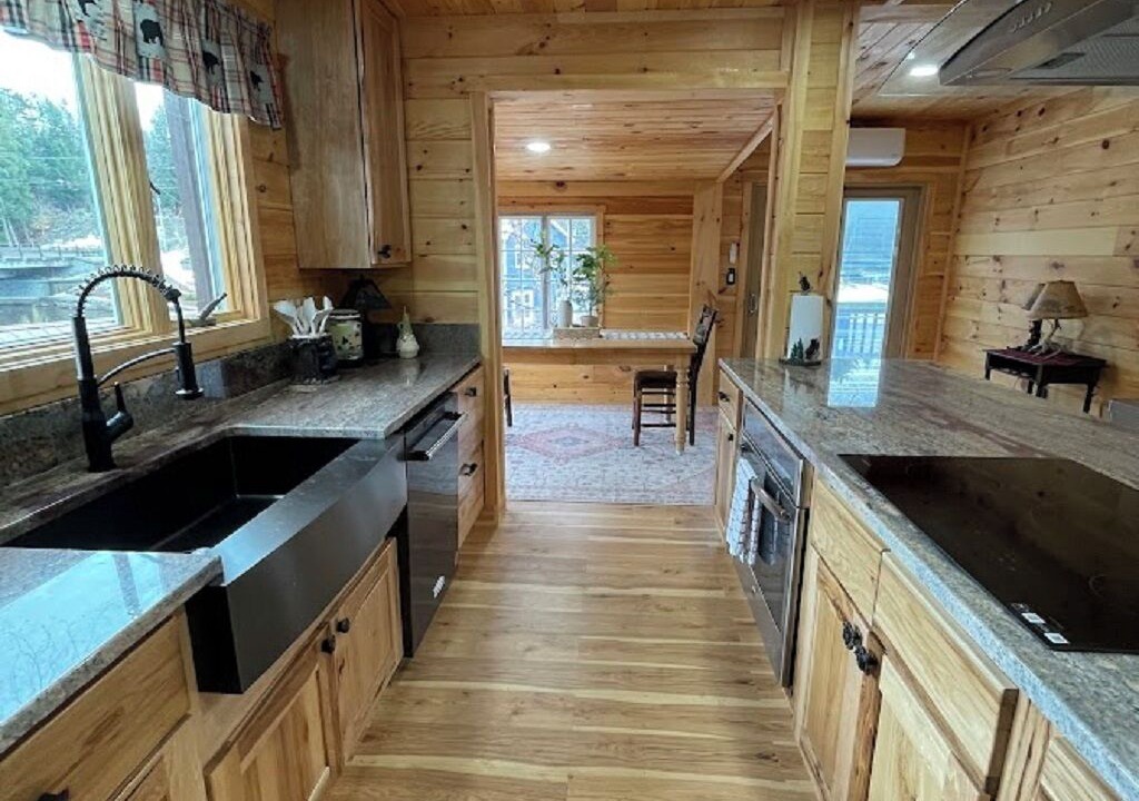 Photo of Kitchen in Inlet
