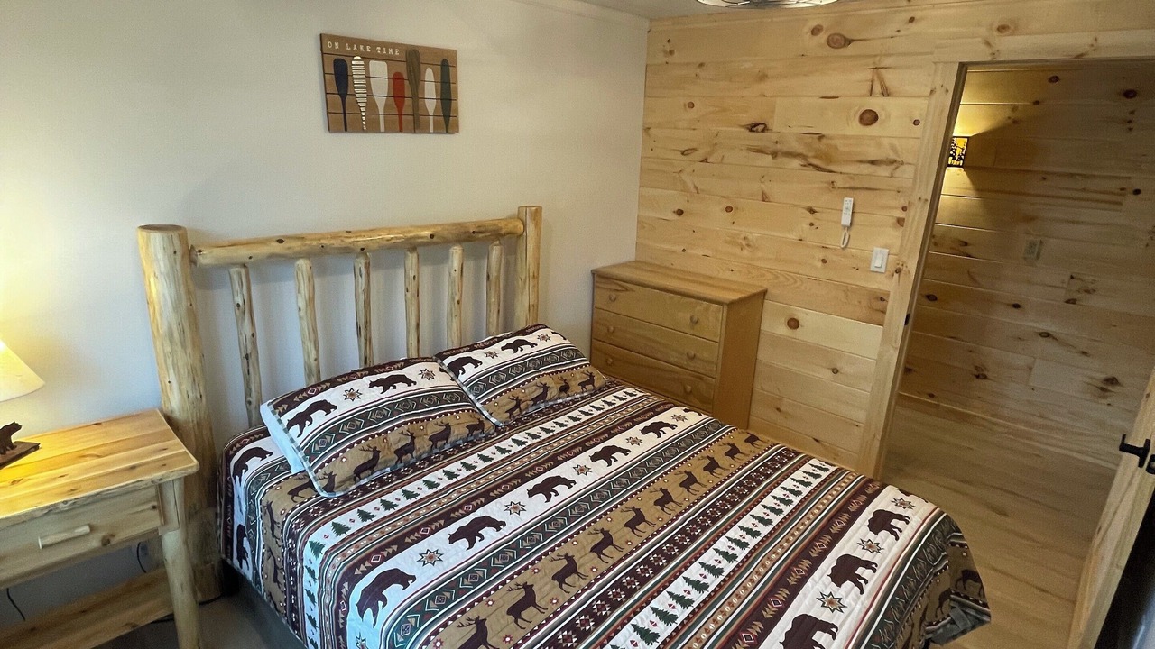 Photo of Bedroom in Inlet