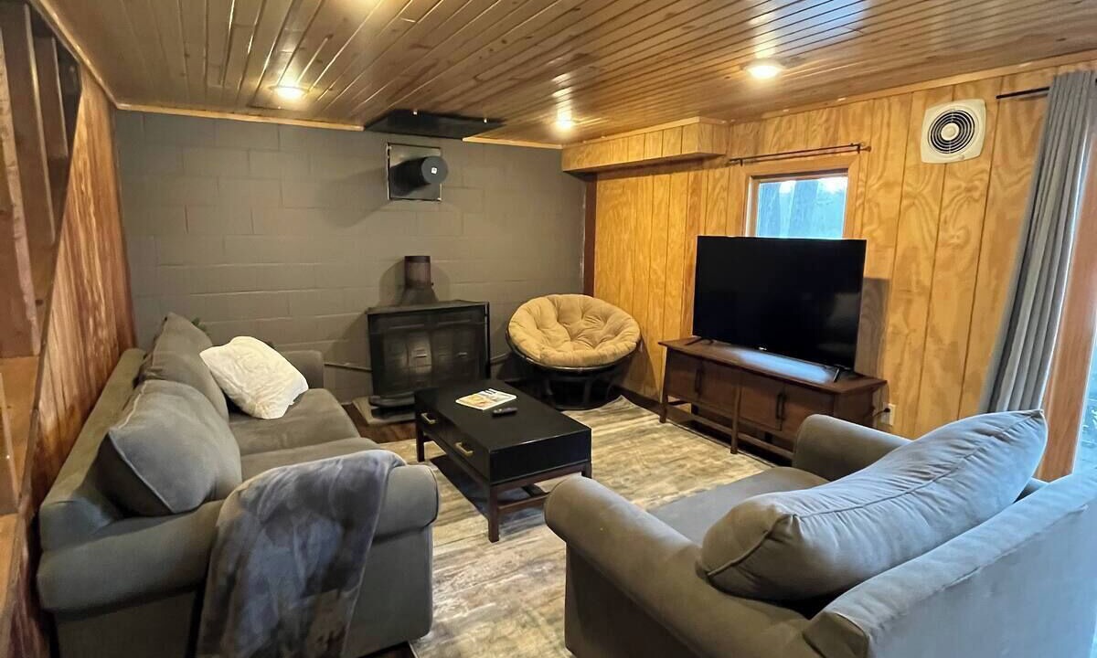 Photo of Livingroom in New Auburn