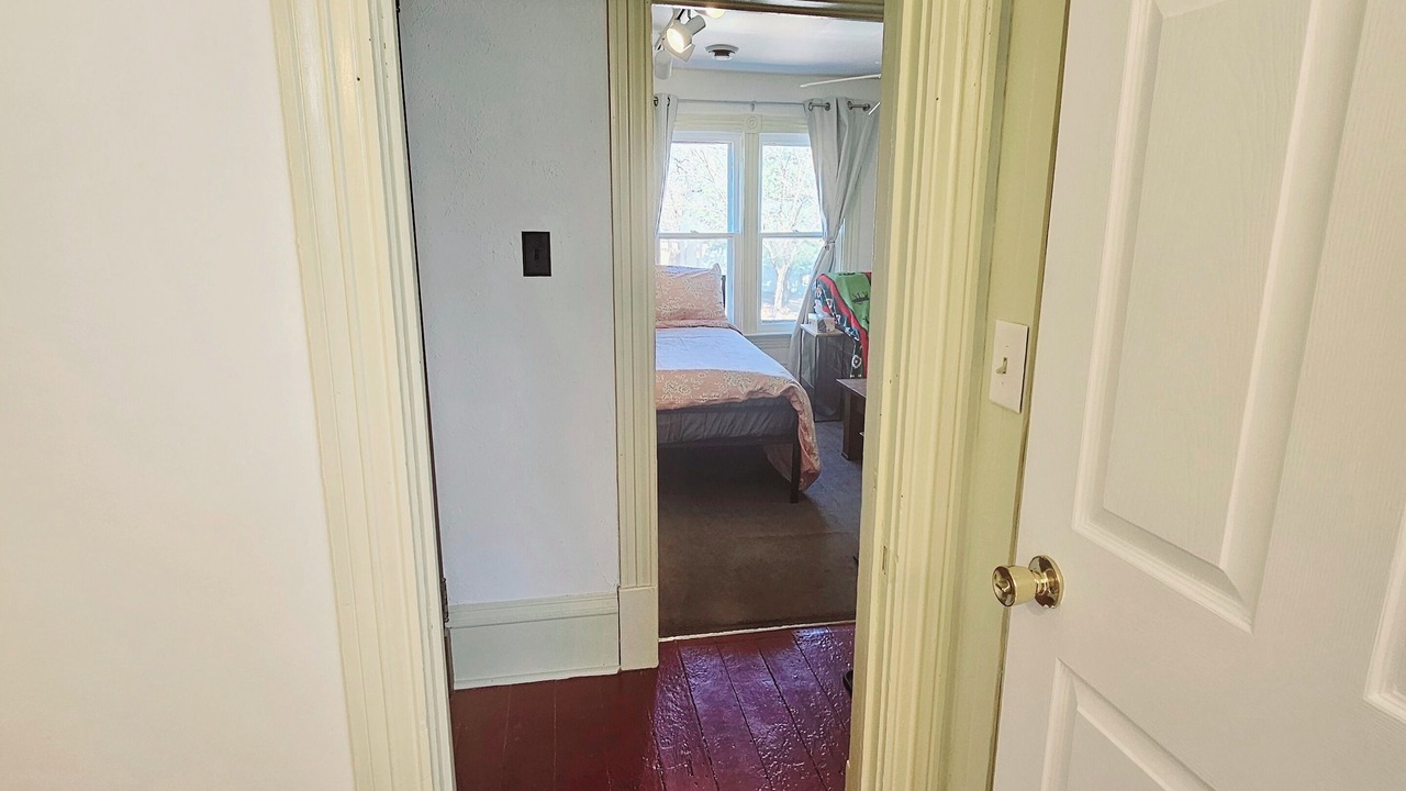 Photo of Bedroom in Midway
