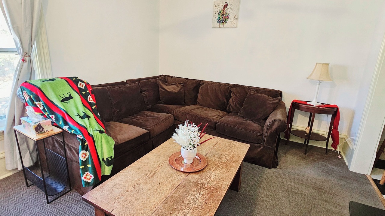 Photo of Livingroom in Midway