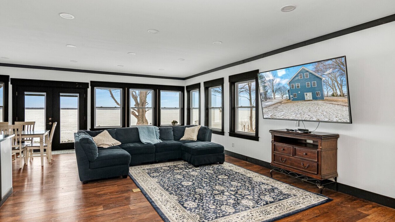 Photo of Livingroom in Franklin County