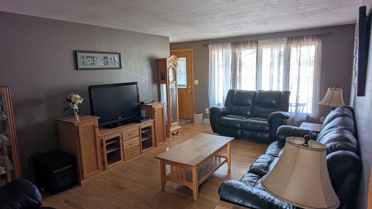 Photo of Livingroom in Ashwaubenon