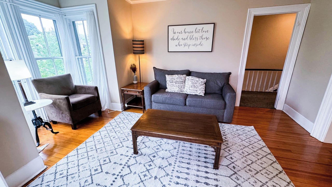 Photo of Livingroom in Oswego