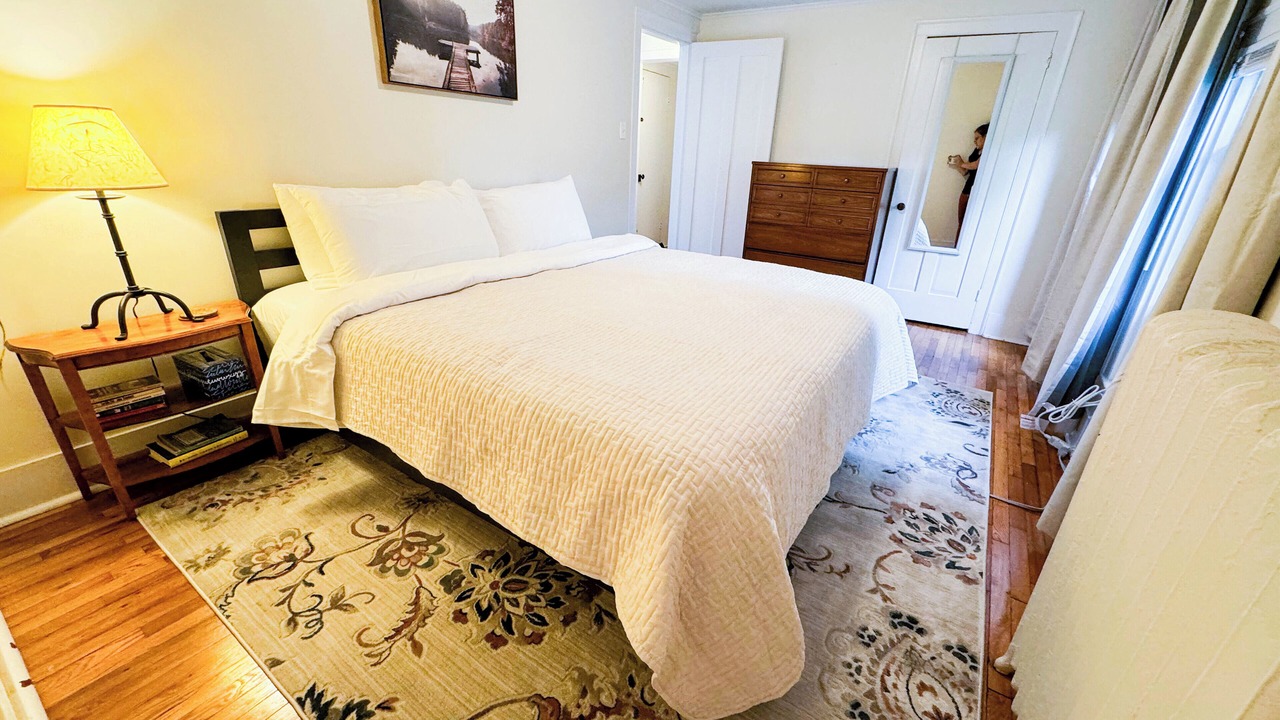 Photo of Bedroom in Oswego