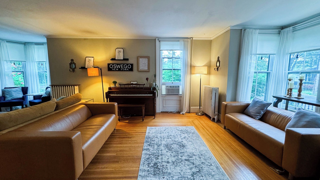 Photo of Livingroom in Oswego