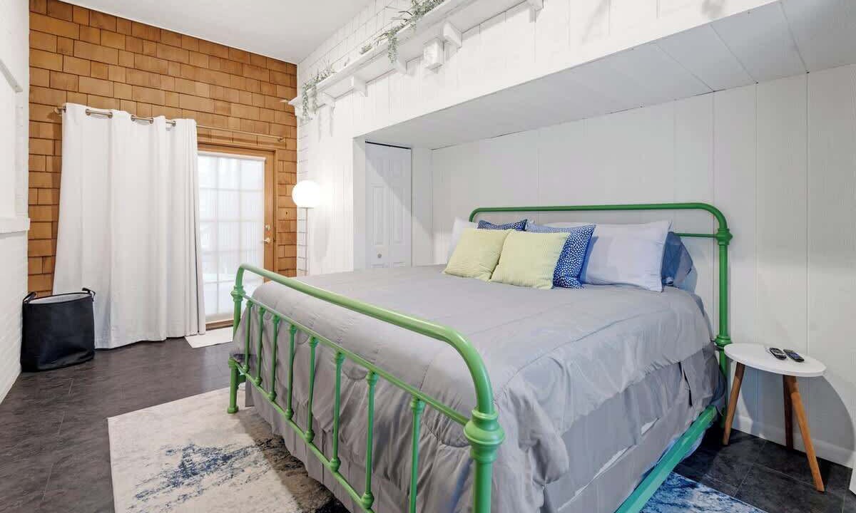 Photo of Bedroom in Ashland