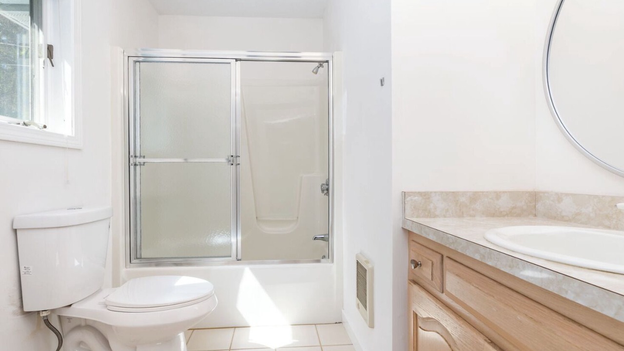 Photo of Bathroom in West Hill Lake