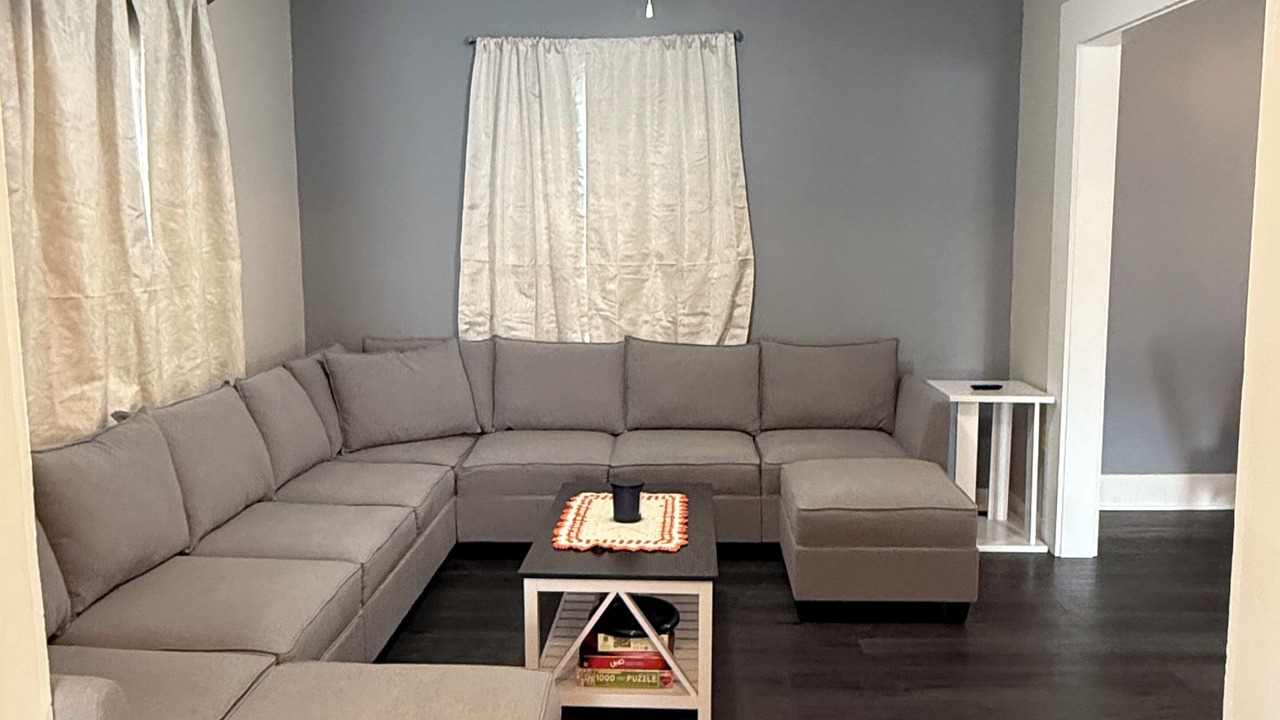 Photo of Livingroom in Lawrenceville