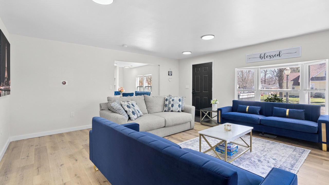 Photo of Livingroom in Lansing
