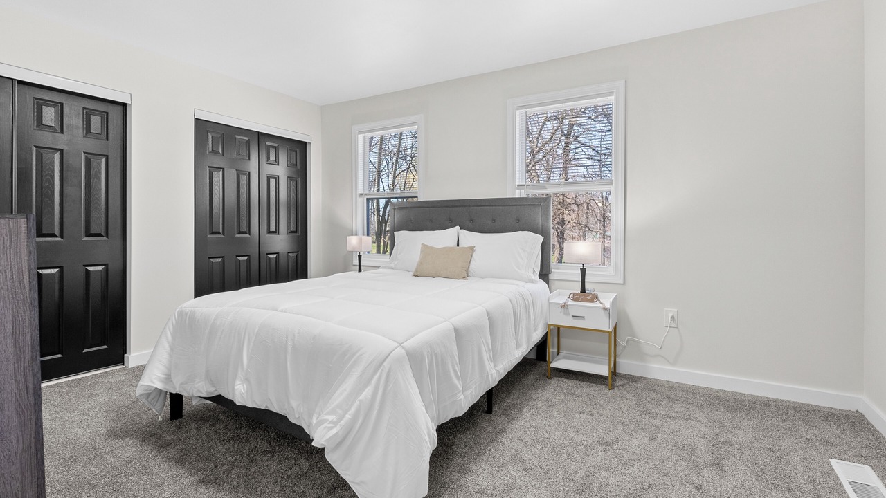 Photo of Bedroom in Lansing