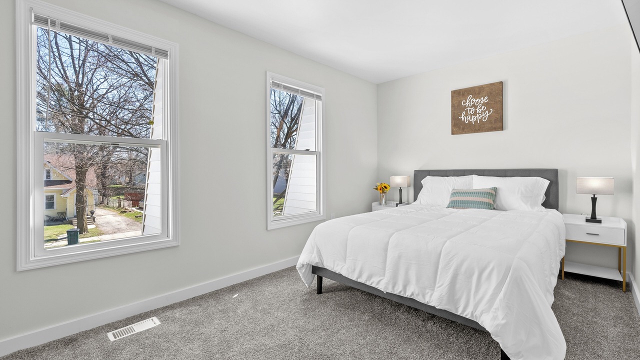 Photo of Bedroom in Lansing