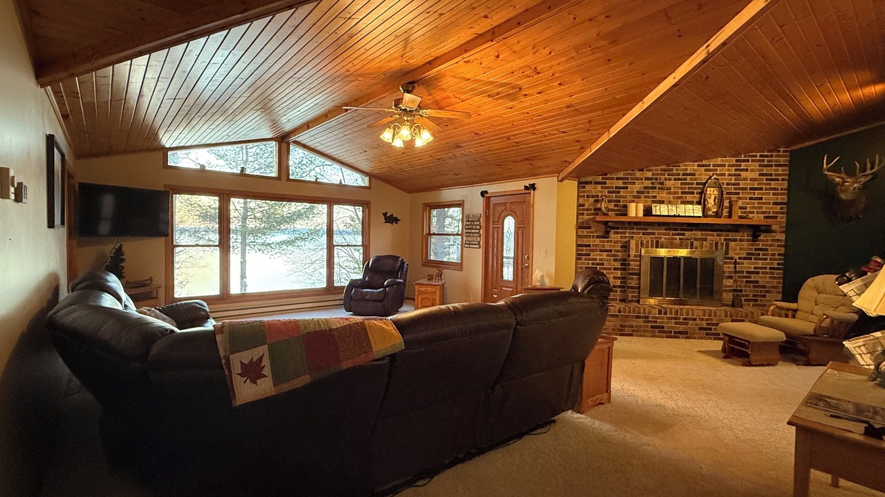 Photo of Livingroom in Stone Lake