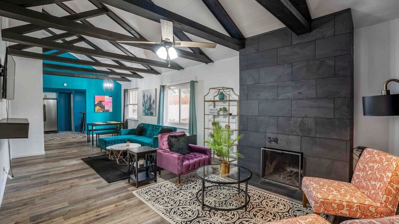 Photo of Livingroom in University Heights